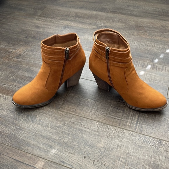 Dollhouse fringe booties - Picture 3 of 6